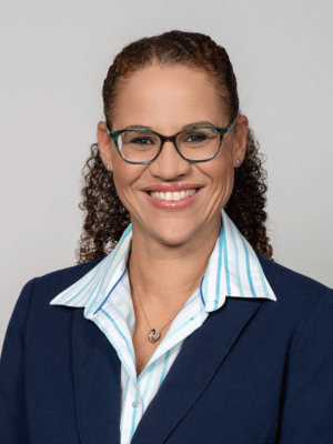 Minda-Harts-1_0008_DSC04228-Edit